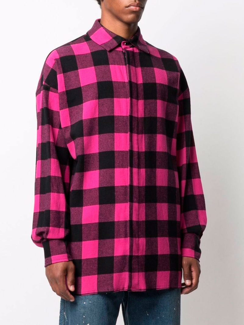 Sobrecamisa con logotipo curvo en negro y fucsia